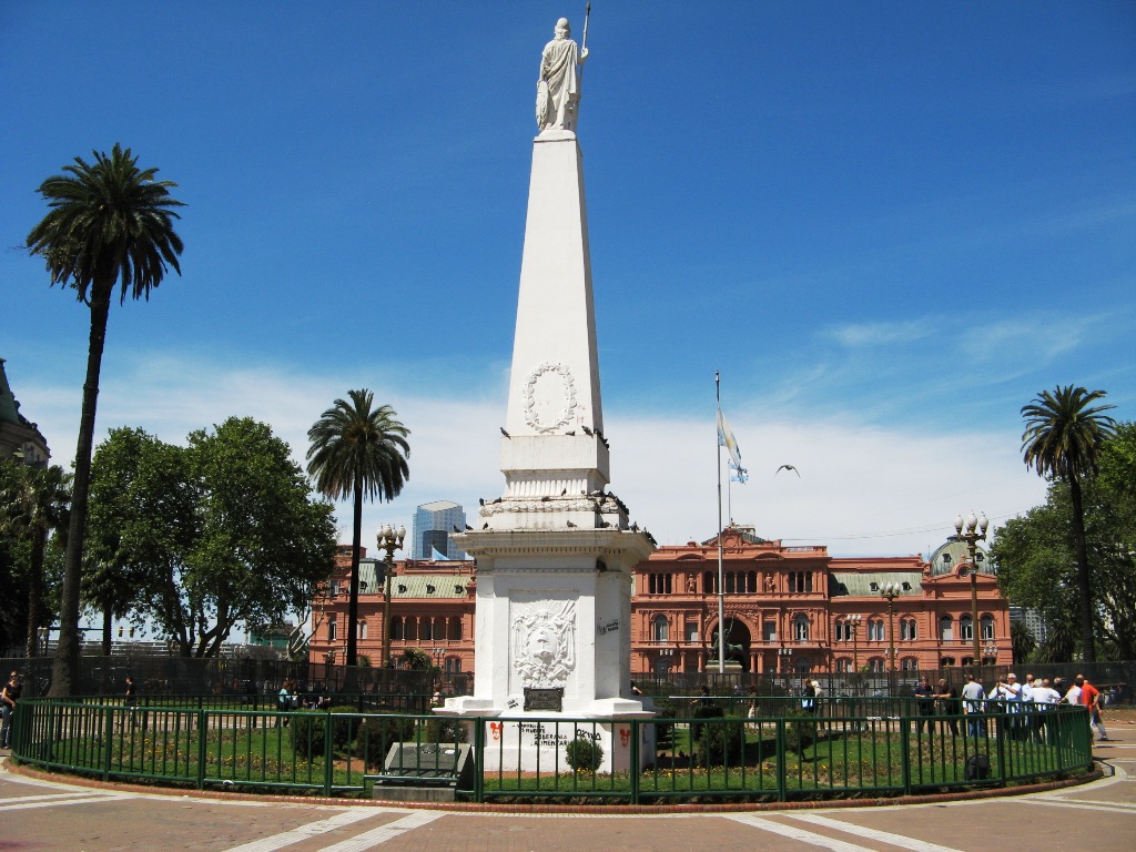Plaza-de-Mayo-Buenos-Aires-4 